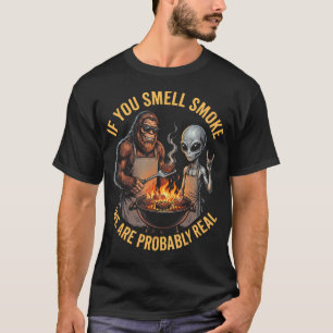 Lustiger Bbq Bigfoot und Alien grillender Vatertag T-Shirt