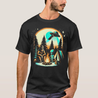 Lustiger Bigfoot Alien Ufo Camping Outdoor-Abenteu T-Shirt