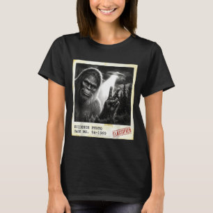 Lustiger Bigfoot-Alien-UFO-Vintage-Beweisfoto T-Shirt