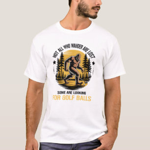 Lustiger Bigfoot auf der Suche nach Golfbällen T-Shirt