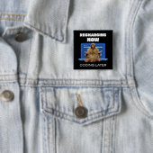 Lustiger Bigfoot-Programmierer lädt sich später zu Button (Beispiel)