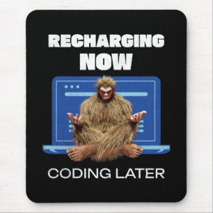 Lustiger Bigfoot-Programmierer lädt später codiere Mousepad