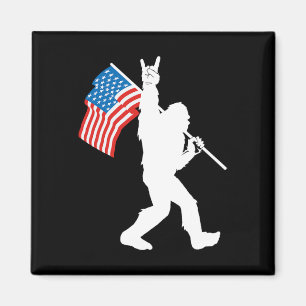 Lustiger Bigfoot Rock And Roll USA-Flagge für Sasq Magnet