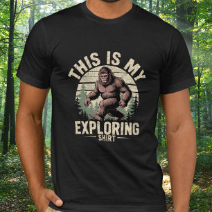 Lustiger BigFoot Sasquatch erkundet Wandern Vintag T-Shirt