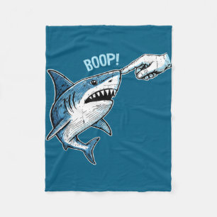 Lustiger Boop-Hai-Meme-Humor Nasenberührung  Fleecedecke