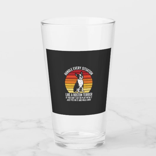 Lustiger Boston Terrier Retro-Hundeattitüde Glas (Vorderseite)