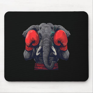 Lustiger Boxer-Elefant mit Boxhandschuhen beim Kic Mousepad