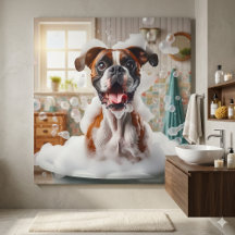 Lustiger Boxerhund und Seifenblasen