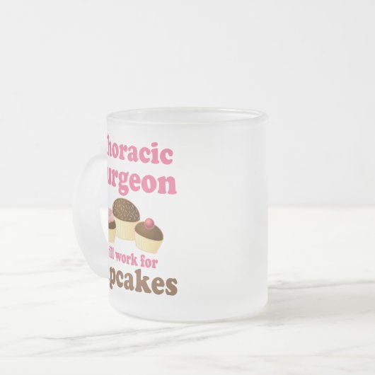 Lustiger Brust- Chirurg Mattglastasse (Vorderseite Links)