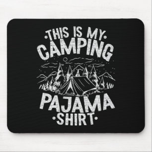 Lustiger Camper Glückliches Wandern im Freien Dies Mousepad