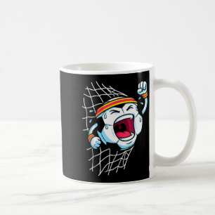 Lustiger Cartoon-Fußball bricht Netz und erzielt T Kaffeetasse