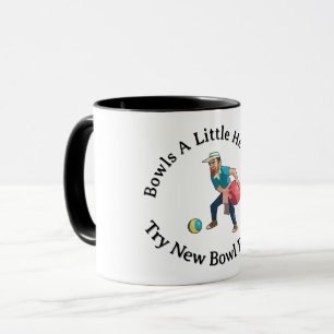 Lustiger Cartoon-Rasen-Bowler mit einem schweren B Tasse