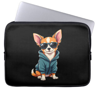 Lustiger Chihuahua-Hund, der leicht von einem groß Laptopschutzhülle