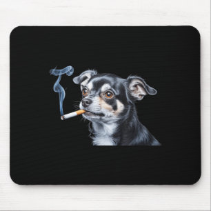 Lustiger Chihuahua-Meme mit Hund, der Zigarette ra Mousepad