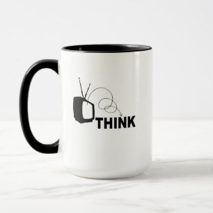 Lustiger Denkender denkt außerhalb der Idiot-Box T Tasse