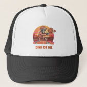 Lustiger Dink oder stirb Pickleball Skelett Retro  Truckerkappe (Vorderseite)