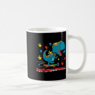Lustiger Dinosaurier Skateboard fahrend Autismus-B Kaffeetasse