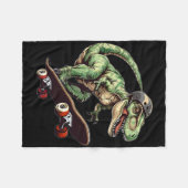 Lustiger Dinosaurier T Rex auf Skateboard Skateboa Fleecedecke (Vorderseite (Horizontal))