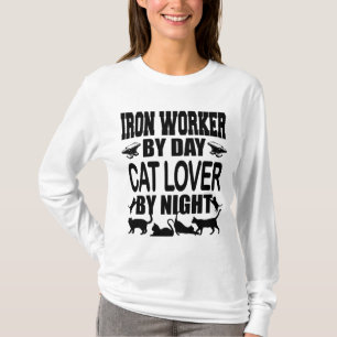 Lustiger Eisenarbeiter bei Tag Katzenliebhaber bei T-Shirt