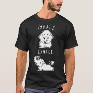 Lustiger Elefant atmet Yoga-Freunde ein T-Shirt