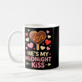 Lustiger Er ist mein Mitternachtskuss Valentinstag Kaffeetasse (Links)