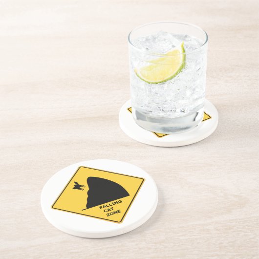 Lustiger fallender getränkeuntersetzer (Seite)