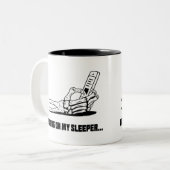 Lustiger Fantasie-Fußball Zweifarbige Tasse (Vorderseite Links)