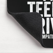 Lustiger gestresster Vater von jugendlichen Zwilli Mousepad (Ecke)