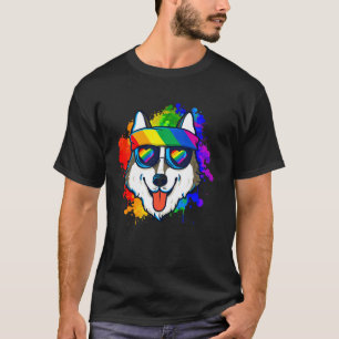 Lustiger glücklicher Husky in Sonnenbrille und Sti T-Shirt