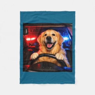 Lustiger Golden Retriever fährt Meme Hund fährt ei Fleecedecke