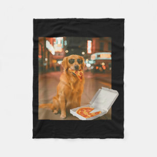 Lustiger Golden-Retriever-Hund isst Pizza-Meme-Nac Fleecedecke
