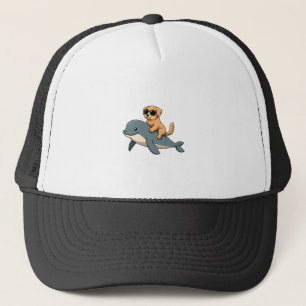 Lustiger Golden Retriever reitet auf Belugawal Vin Truckerkappe