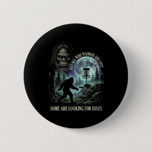 Lustiger Golf spielender Bigfoot-Disc-Golf-Spieler Button