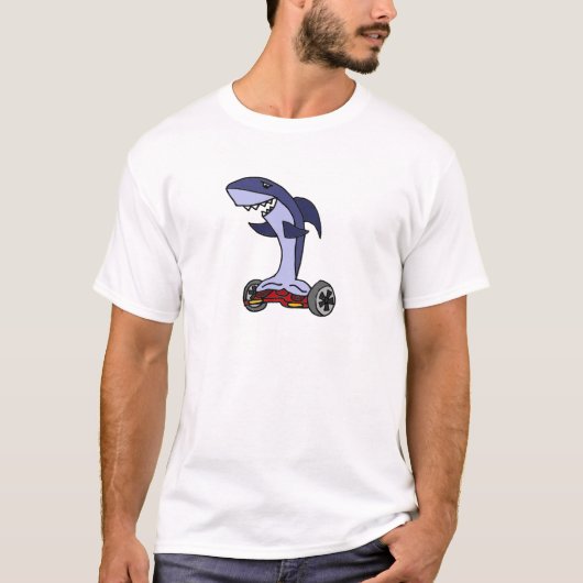 Lustiger Haifisch auf rotem Hoverboard T-Shirt (Vorderseite)