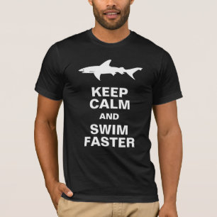 Lustiger Haifisch behalten Ruhe und schwimmen T-Shirt