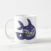 Lustiger Haifisch, der Flöten-Cartoon spielt Kaffeetasse (Links)