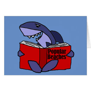 Lustiger Haifisch, der populäres Strand-Buch lies