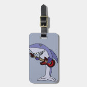 Lustiger Haifisch, der rote Gitarre spielt Gepäckanhänger (Vorderseite vertikal)