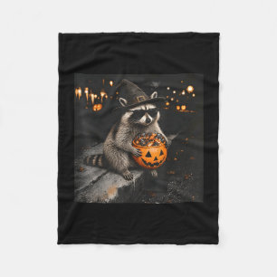 Lustiger Halloween-Hexen-Waschbär hält Kürbis-Meme Fleecedecke