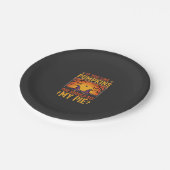 Lustiger Halloween-Kürbiskuchen-Hexen-Design_1 Pappteller (Schrägansicht)