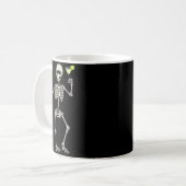 Lustiger Halloween-Skelett-Trinker Margarita-Schwa Kaffeetasse (Vorderseite Links)