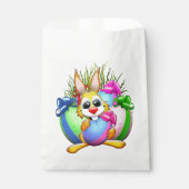 Lustiger Hase, der ein Osterei beißt Geschenktütchen (Vorderseite)