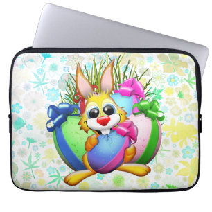 Lustiger Hase, der ein Osterei beißt Laptopschutzhülle