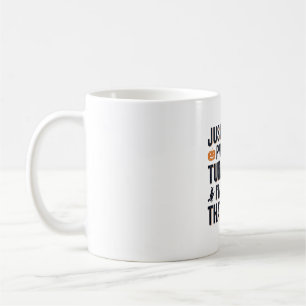 Lustiger Hexen-Test Halloween-Zitat Vektor-Design_ Kaffeetasse