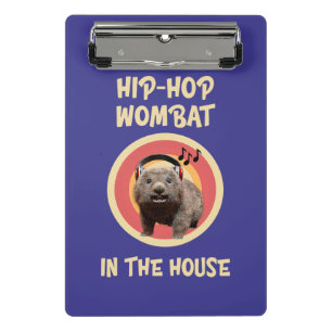 Lustiger Hip-Hop-Wombat im Haus Mini Klemmbrett