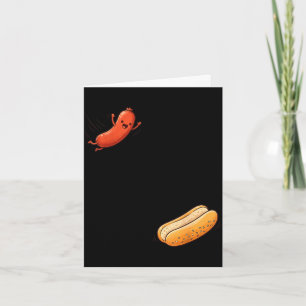 Lustiger Hotdog springt in Brötchen Wurst BBQ hoch Karte