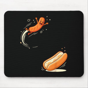 Lustiger Hotdog springt in Brötchen Wurst BBQ Humo Mousepad