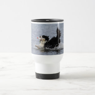 Lustiger Hund im Wasser, kundengerechte Tasse