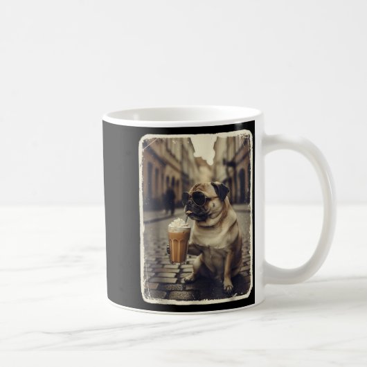 Lustiger Hund Mops trinkt Eiskaffee Tier Meme Männ Kaffeetasse (Rechts)