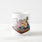 Lustiger IT-Tech-Support, der bei der Arbeit Bubbl Kaffeetasse (Mittel)
